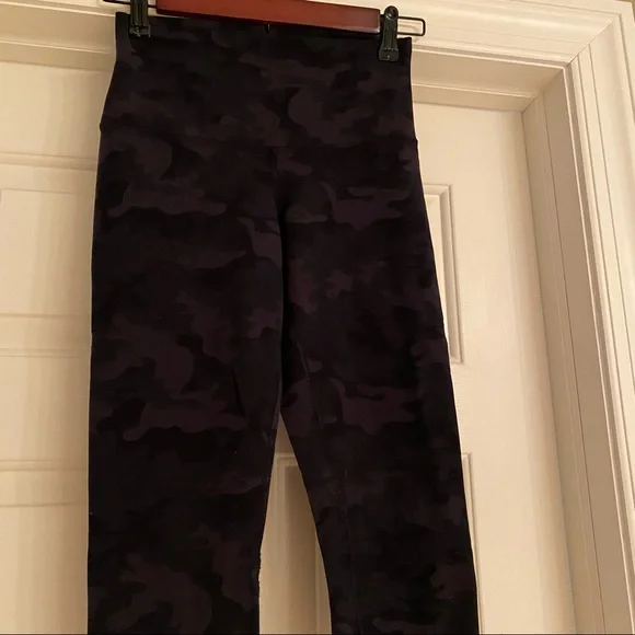 RARE Lululemon Wunder Under Crop Camo Leggings Roll Down Size 4 - Picture 1 of 11